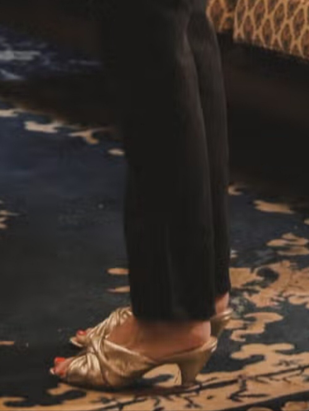 Jamie Haller The Knot Heel In Gold - Picture 2 of 7